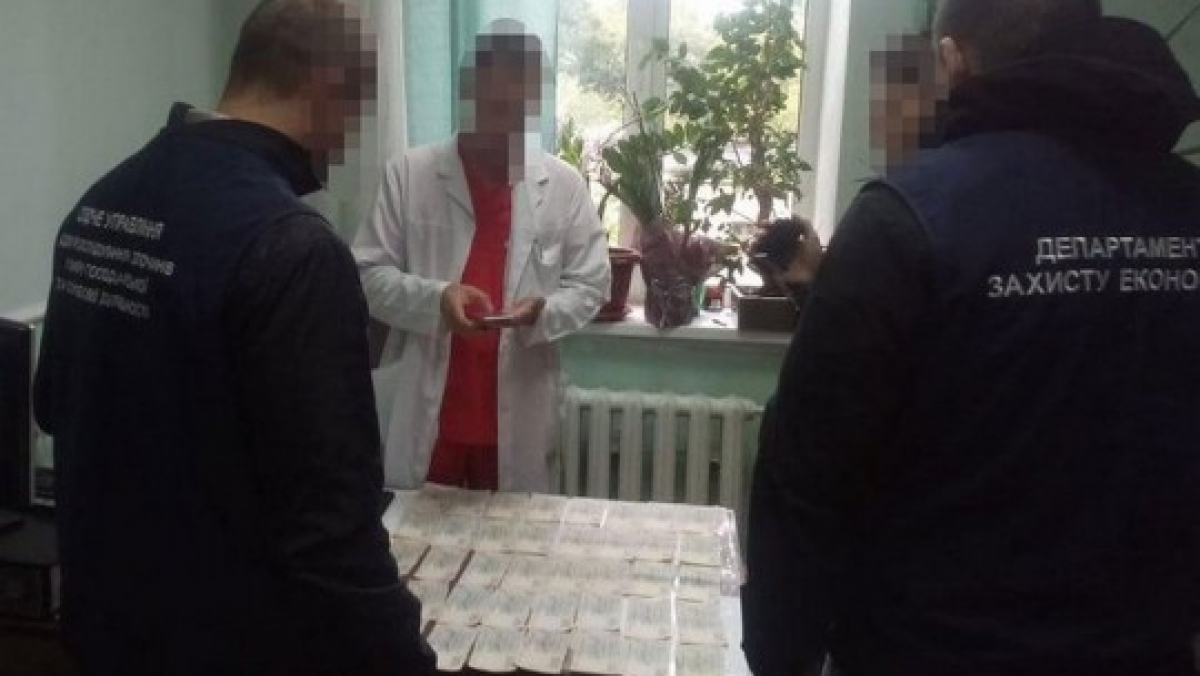 В киевском Институте рака обыски: врачей подозревают в воровстве лекарств