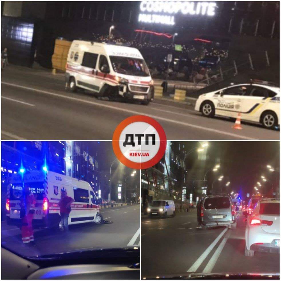 В Киеве на улице Вадима Гетьмана случилось ДТП с участием скорой помощи