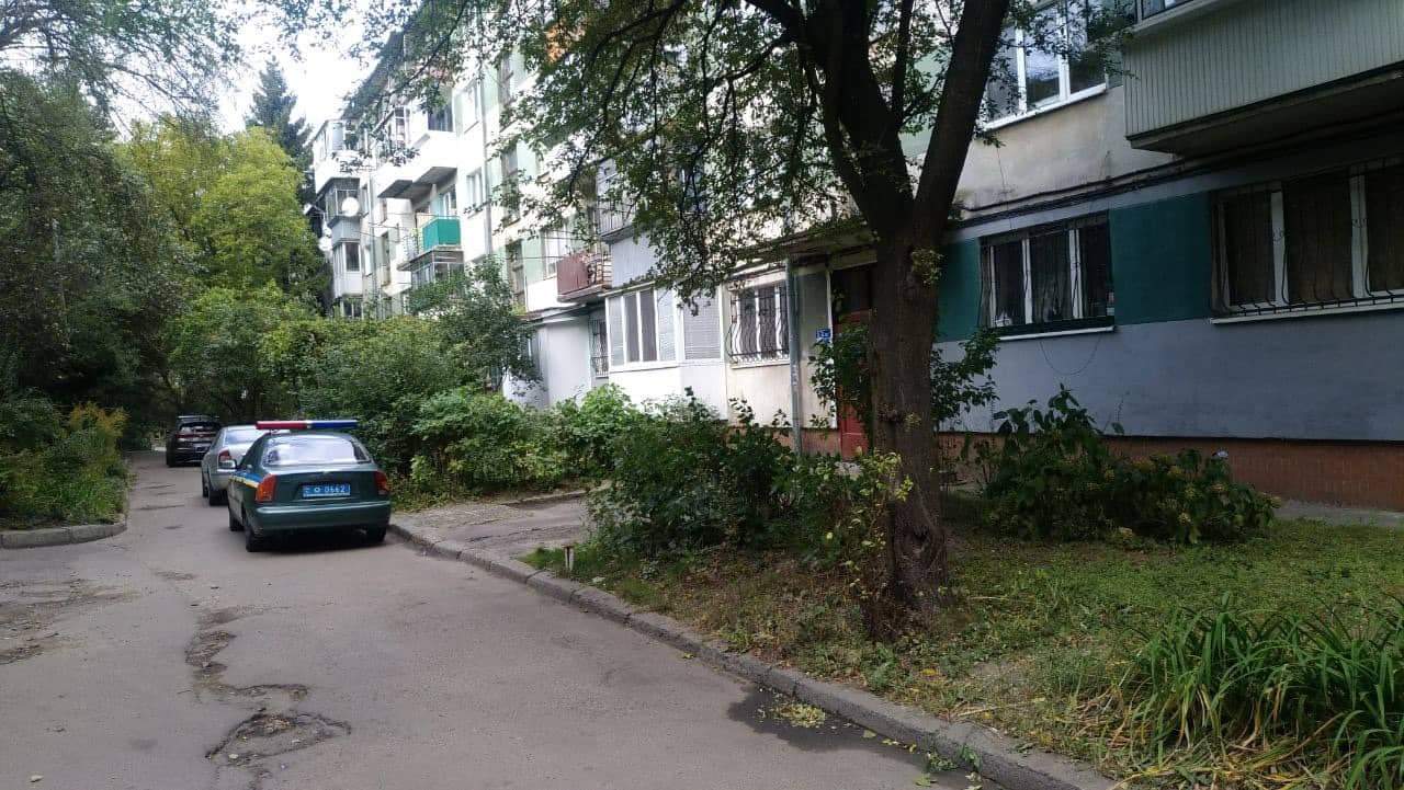 У Львові жінка випала з 4 поверху і розбилась