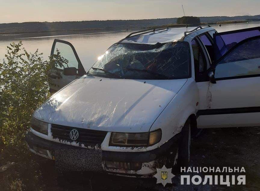 На Київщині стався нещасний випадок: авто пішло під воду разом із сплячим чоловіком