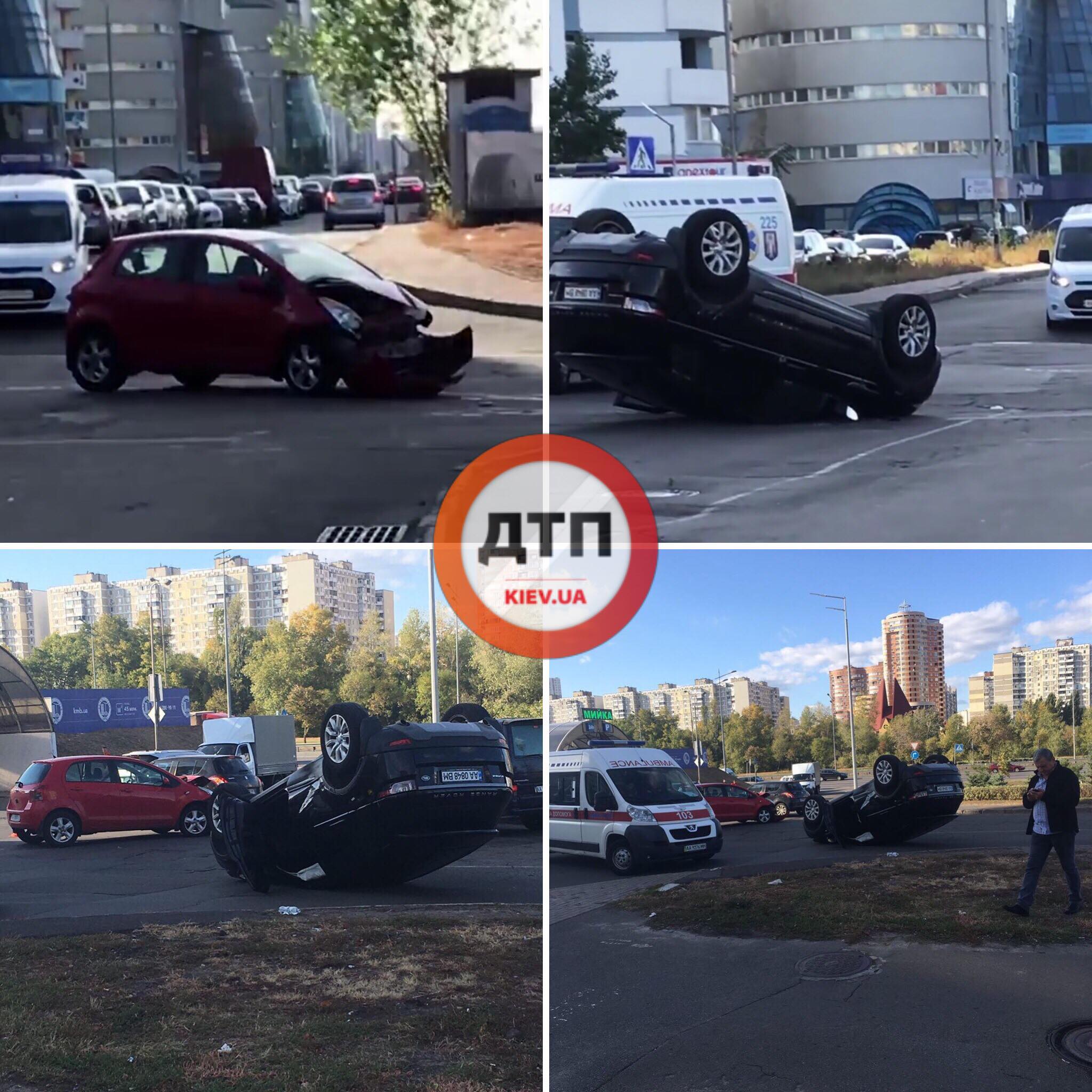 В Киеве на Позняках произошло ДТП: столкнулись два автомобиля - Toyota и Range Rover