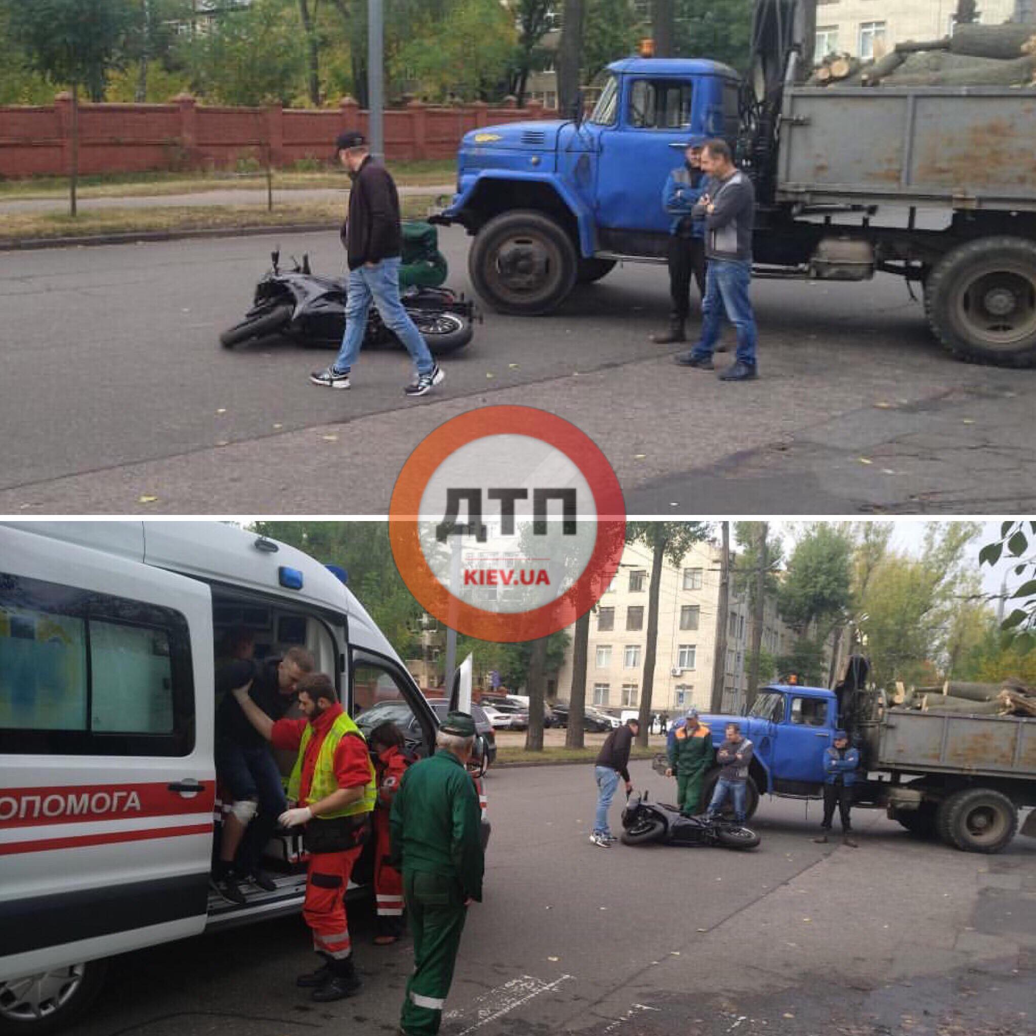 Мото ДТП с пострадавшими в Киеве на улице Семьи Хохловых: столкнулись электромотоцикл и ЗИЛ