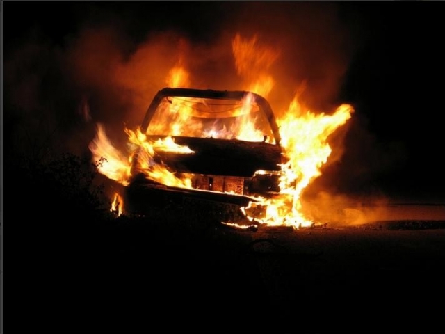 В Килийском районе вследствие ДТП два человека сгорели заживо во взорвавшемся автомобиле. Видео