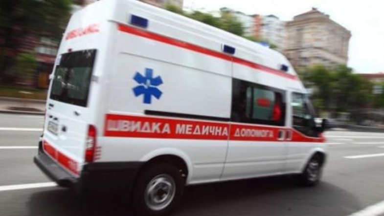 В Киеве на Троещине нашли полураздетого мужчину с веткой в анальном отверстии