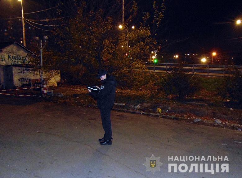 У Києві поліцейські затримали іноземця, який тяжко поранив чоловіка