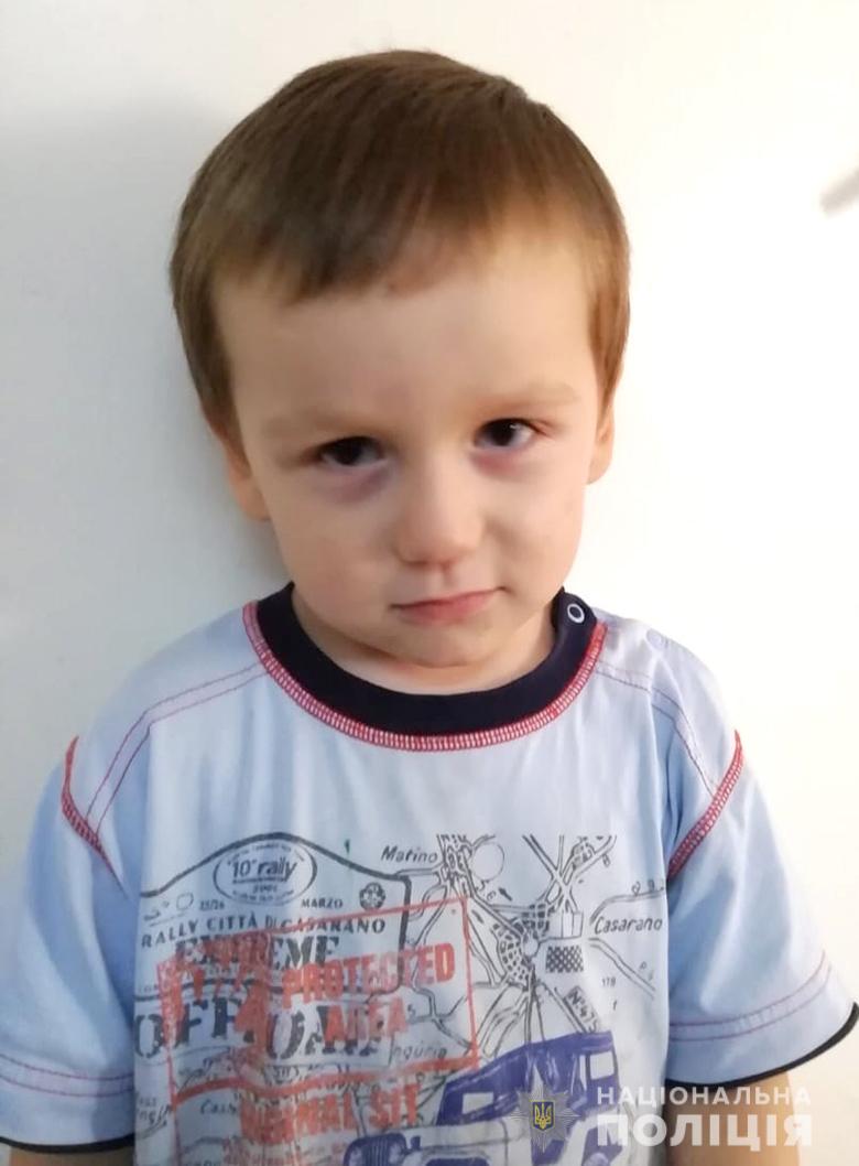 У Києві поліцейські розшукують батьків малолітнього хлопчика