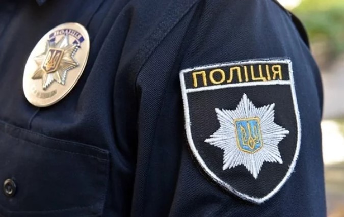 Под Киевом полицейский «прикрывал» пьяных водителей за деньги