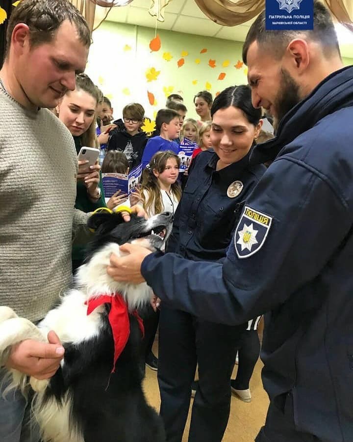Харькове полицейские провели тренинг для детей как научиться уважать и ценить наших четвероногих друзей