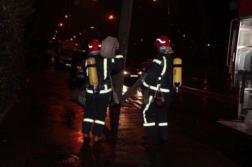 У Києві рятувальники ліквідували пожежу в кафе