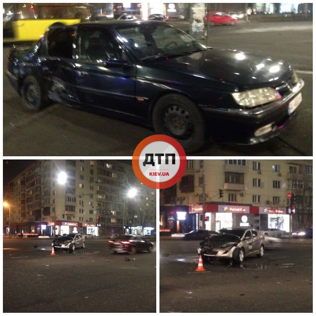 В Киеве возле метро Печерская столкнулись Peugeot и такси Hyundai: пострадала женщина