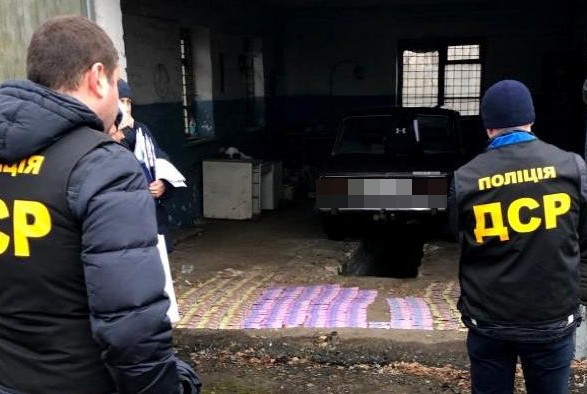 На Луганщині посадовця Держгеокадастру затримали на хабарі