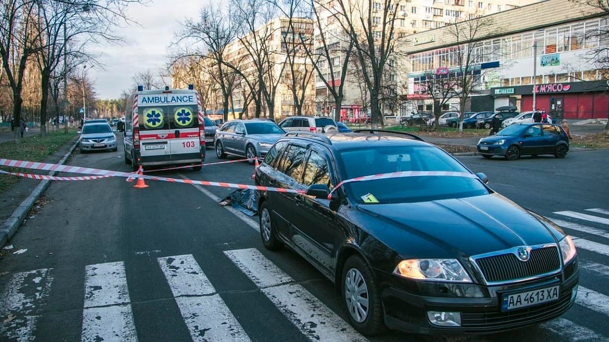 В Киеве начальник Госохраны насмерть сбил женщину на переходе: ему сообщили о подозрении