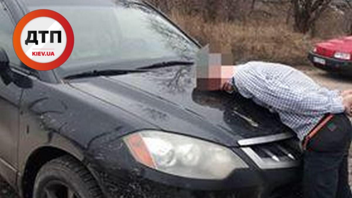 Под Киевом работник жестоко избил женщину и угнал ее автомобиль