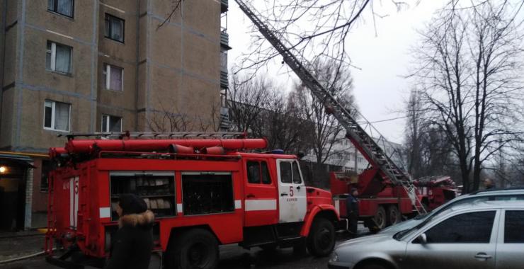 В Харькове из-за елки сгорела квартира