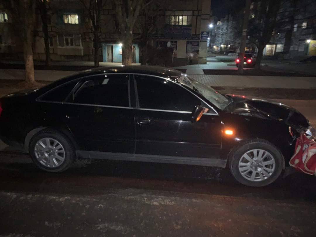 У Кривому Розі автомобіль Audi збив людей на пішоходному переході і втік: дві жінки загинули на місці