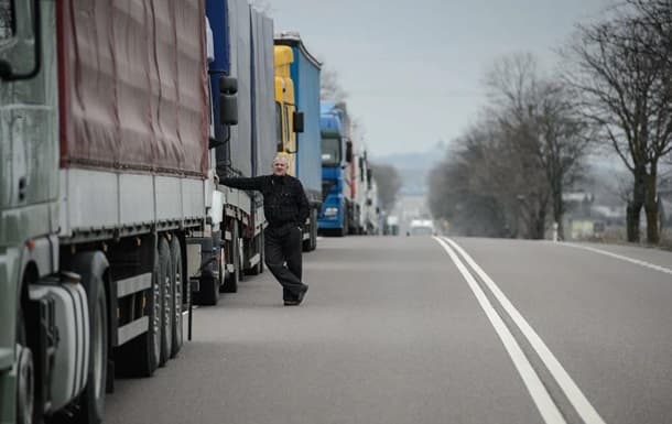Українські прикордонники не повідомляють про проблеми на кордоні зі Словаччиною