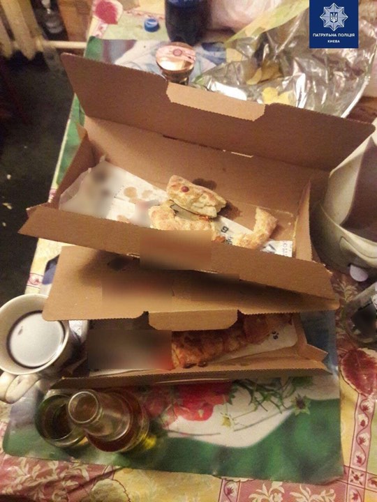 "Безкоштовна піца смачніша", — вирішили покупці та, забравши замовлення, виставили кур’єра за двері