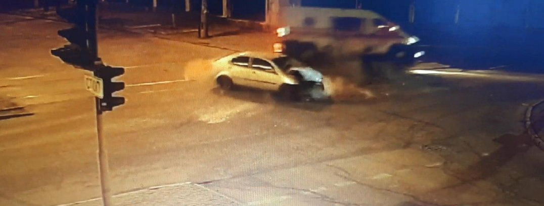 В #Днепре на Яворницкого скорая столкнулась с Chevrolet и перевернулась: видео момента