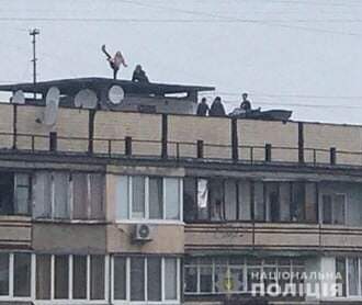 У Вишгороді поліцейські припинили небезпечні дитячі розваги на даху багатоповерхівки