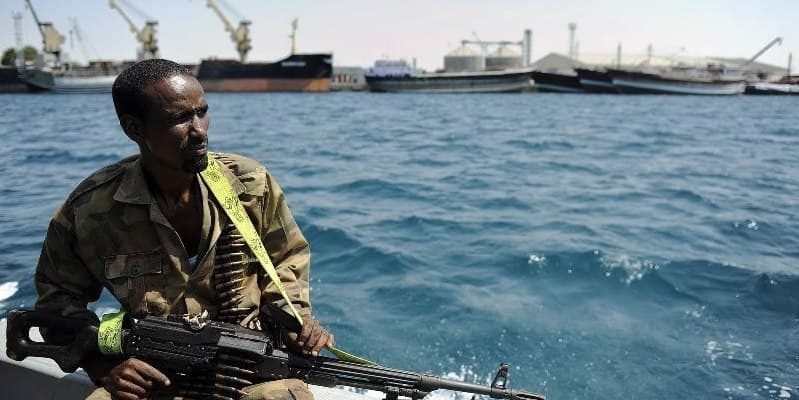 Пираты напали на судно у берегов Африки: семь украинцев в плену