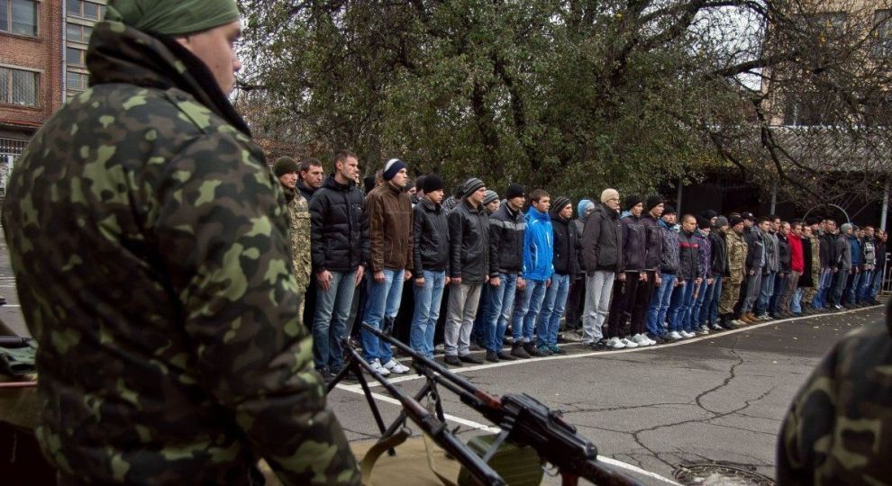 Весенний призыв в армию в Украине перенесен из-за COVID-19