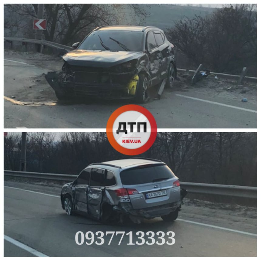 В Киеве на улице Академика Заболотного произошло серьезное ДТП с участием автомобиля Subaru