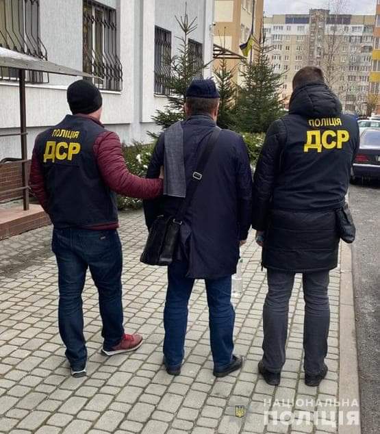 У Львові поліцейські затримали чоловіка, що перебував у міжнародному розшуку