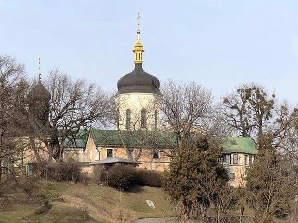 Коронавірус у монастирях Києва: вже другий на карантині, захворів архієпископ.