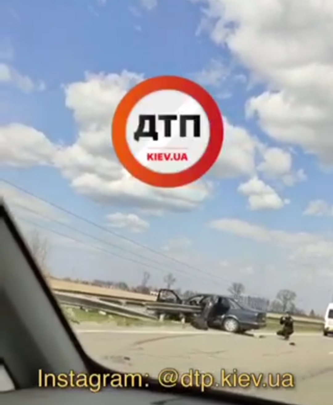 Смертельное ДТП на Киевщине - Ford влетел в отбойник, кусок которого прошил автомобиль насквозь