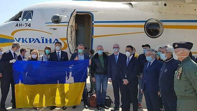 Украинские врачи остаются в Италии до 25 апреля