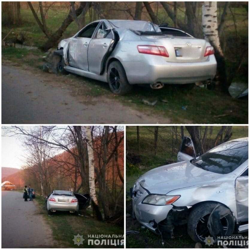 Трагічна ДТП на Прикарпатті: Toyota Camry влетіла в огорожу та дерево - загинула юна пасажирка
