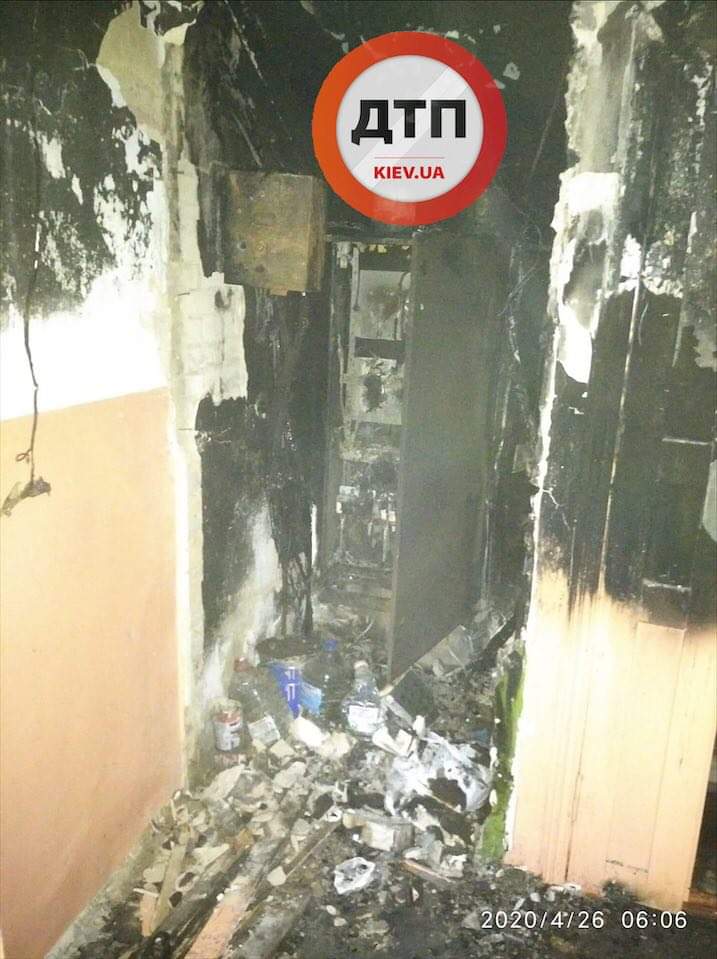 У Києві на проспекті Відрадному трапилася пожежа: горіла електрощитова у 5-ти поверховому будинку