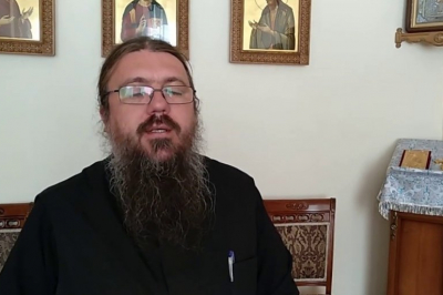 В Черновцах священник УПЦ МП с подозрением на COVID-19 демонстративно накашлял на журналистов