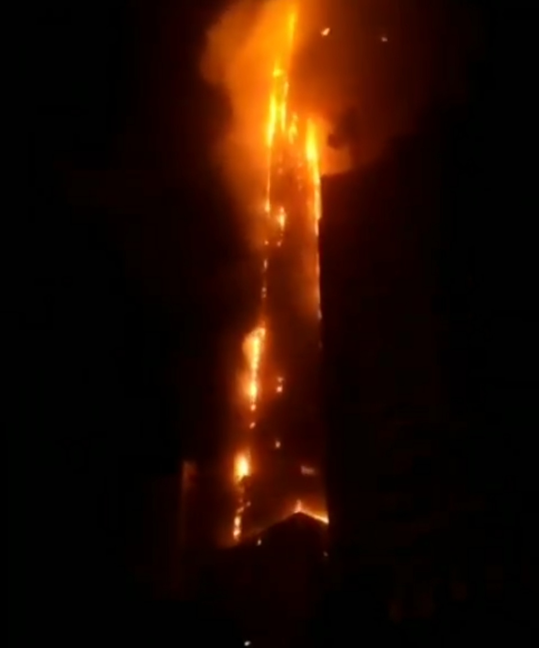Серьезный масштабный пожар в ОАЭ - загорелся небоскреб