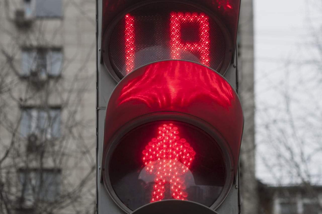 В Украине суд запретил сбивать пешеходов, переходящих на красный свет