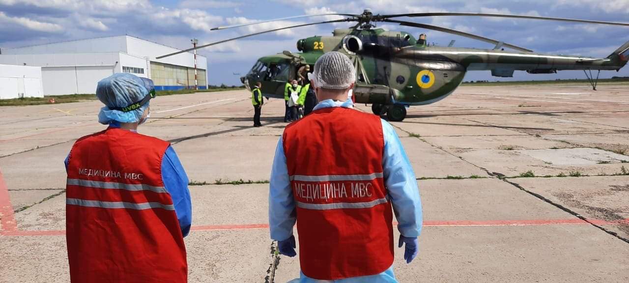 Поліцейських, які постраждали внаслідок підриву міни на Луганщині, госпіталізовано гвинтокрилом НГУ в лікарню Мечникова у Дніпрі