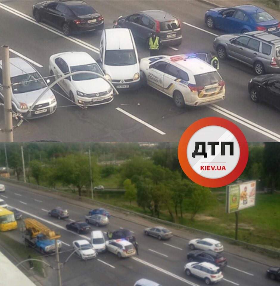 В Киеве на Харьковском шоссе произошло масштабное ДТП с участием автомобиля полиции