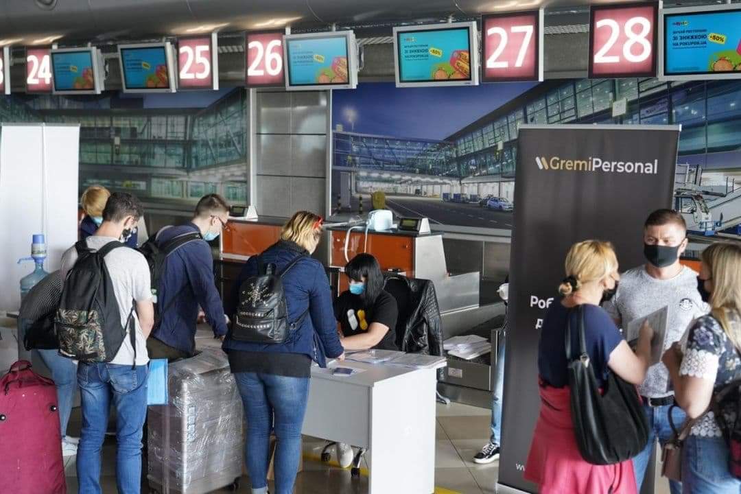 В Польшу прибыли два самолета с легальными украинскими заробитчанами