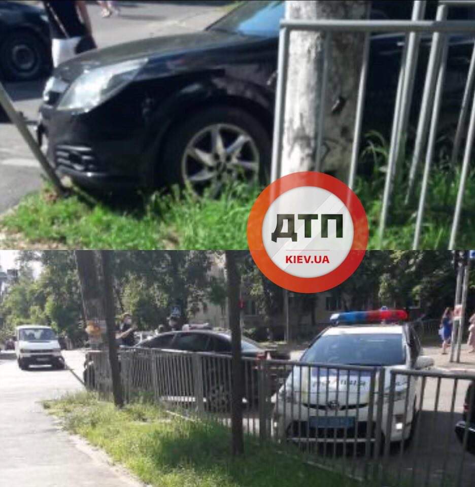 В Киеве на улице Салютная произошло серьезное ДТП с пострадавшими - легковой автомобиль врезался в столб