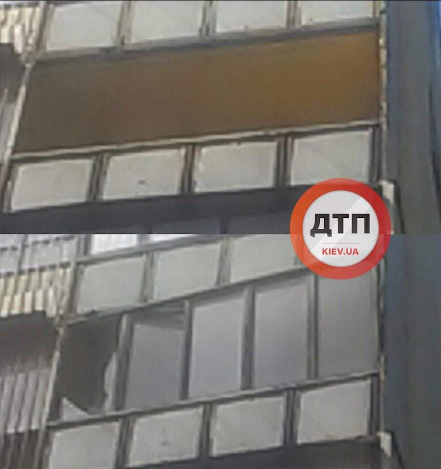 В Киеве на проспекте Победы спасатели КАРС демонтировали аварийный балкон