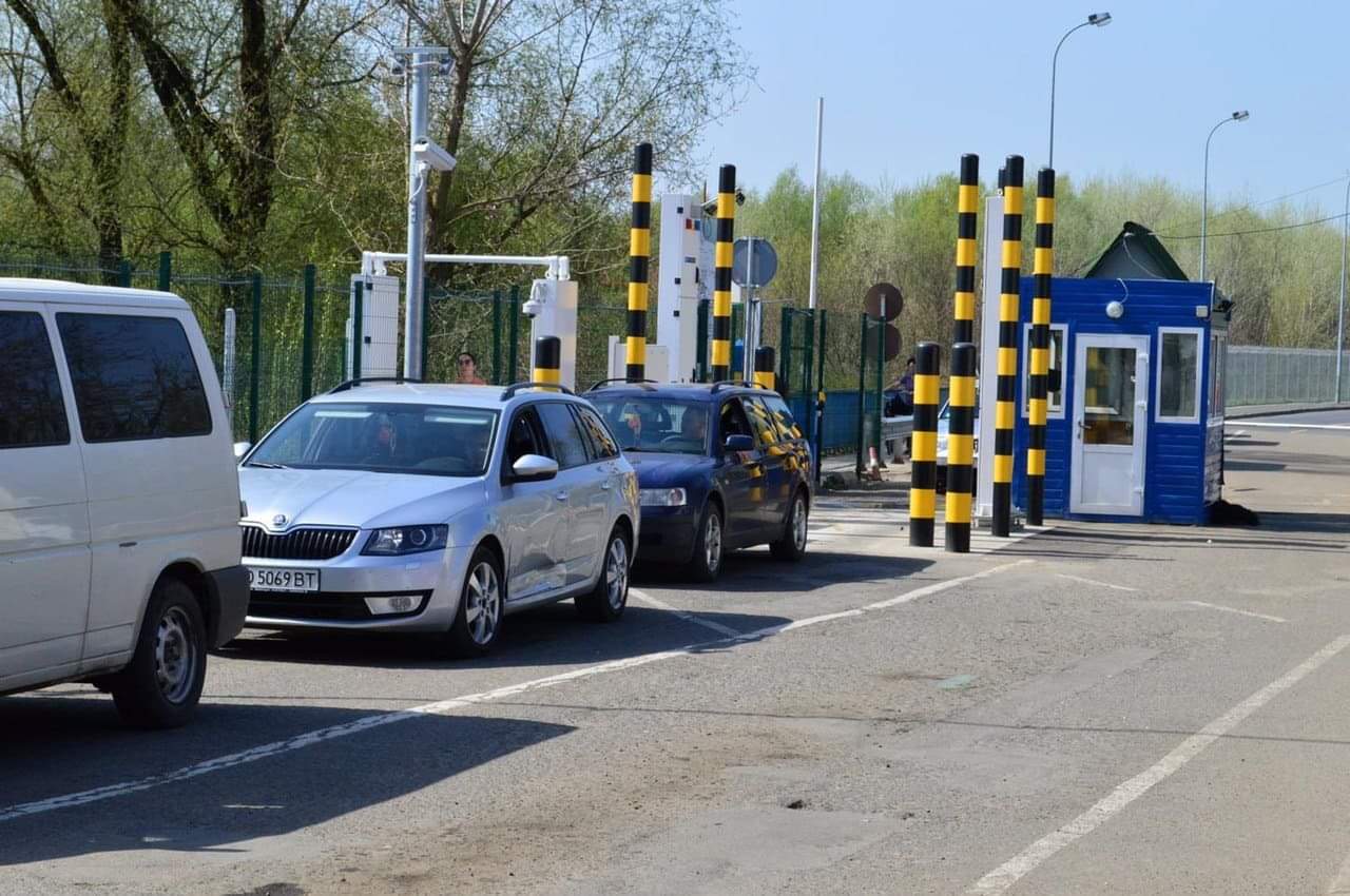 На кордоні з Угорщиною чотири пункти пропуску повністю відновили роботу