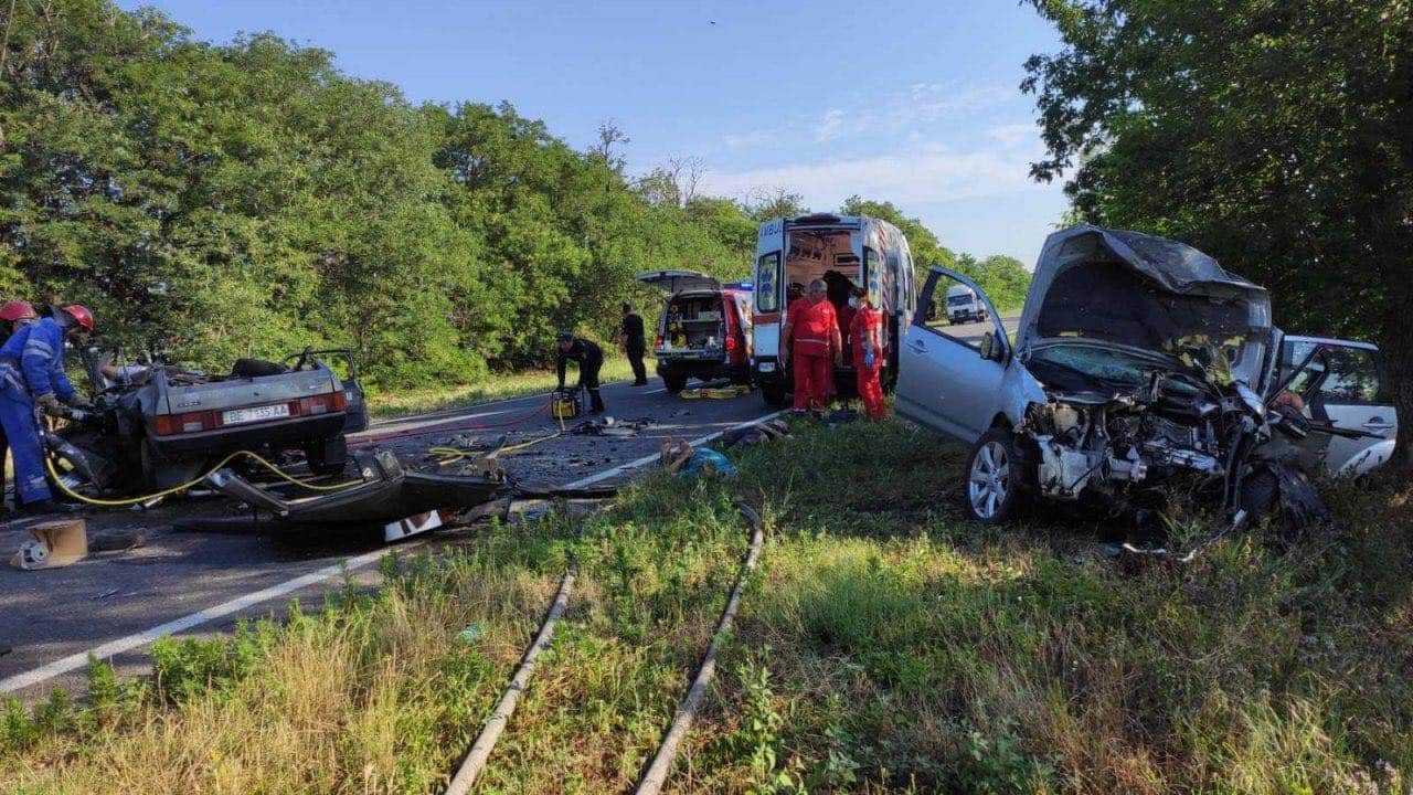 На Одещині сталася жахлива смертельна ДТП - зіткнулись два легкових автомобілі: шестеро загиблих