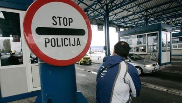 Черногория запретила въезд украинцам на авто
