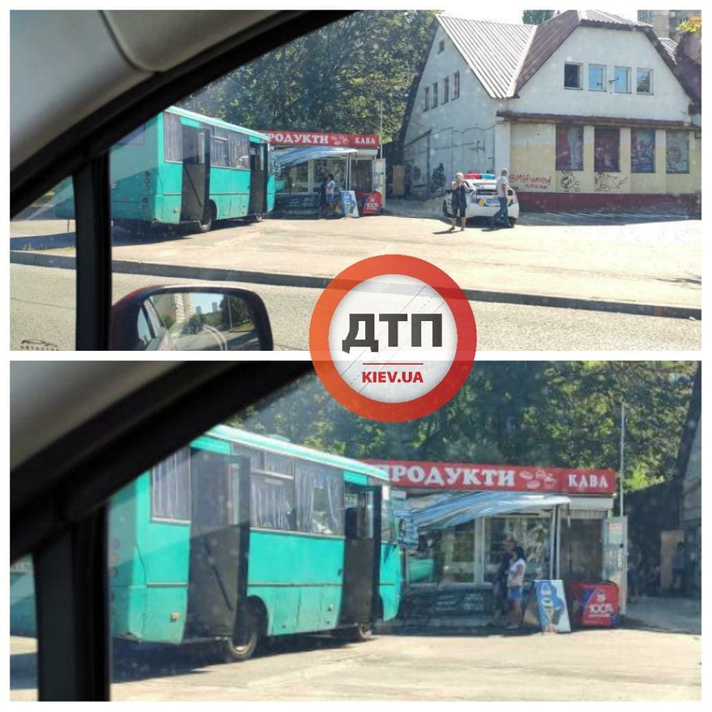 На вьезде в Киев произошло ДТП - маршрутка врезалась в МАФ: водителю стало плохо
