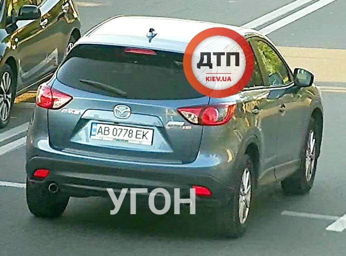 Під Києвом викрали авто Mazda CХ5 блакитно-синього кольору АВ0778ЕК
