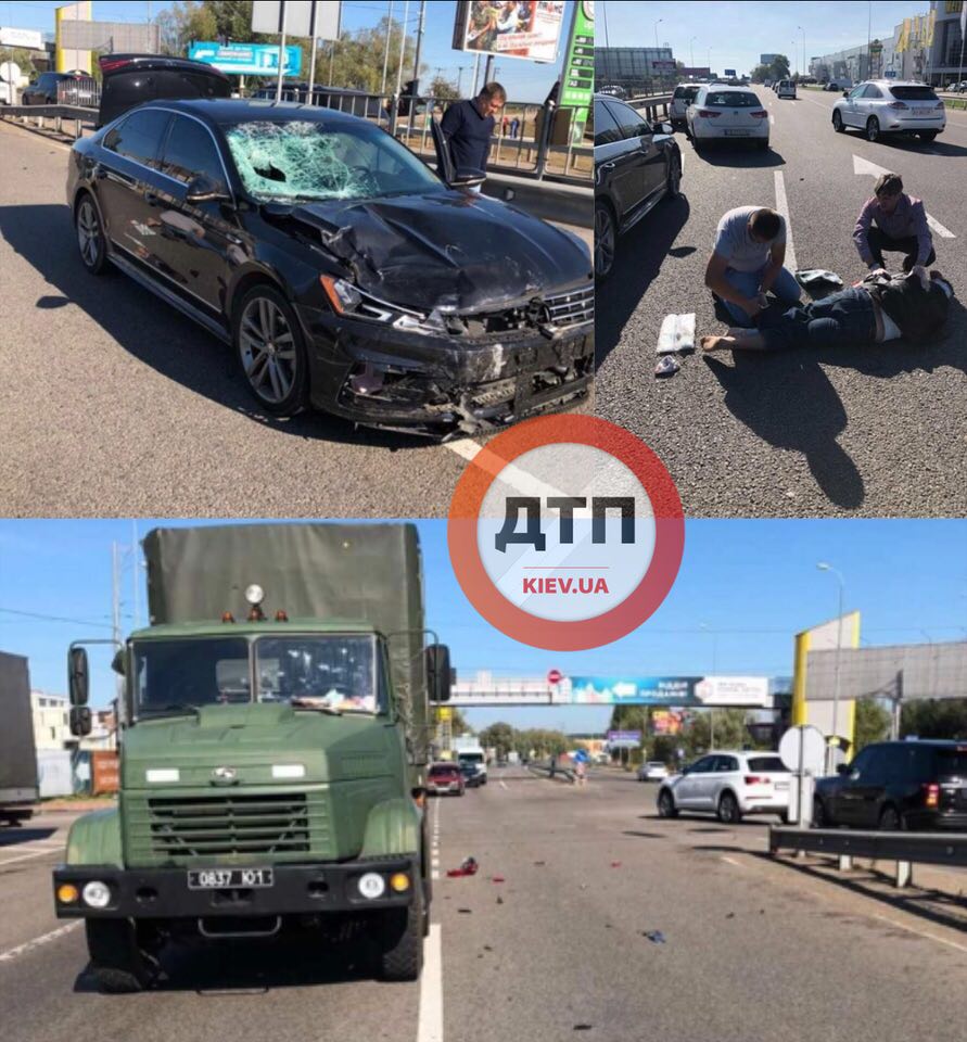 Под Киевом на Новообуховской трассе произошло серьезное ДТП - столкнулись грузовик, легковой автомобиль и мотоцикл: пострадал пилот