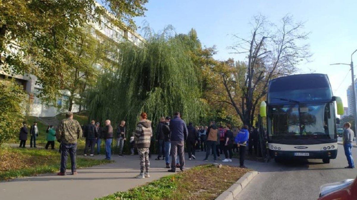 В Киеве задержали автобусы с жителями Житомирщины
