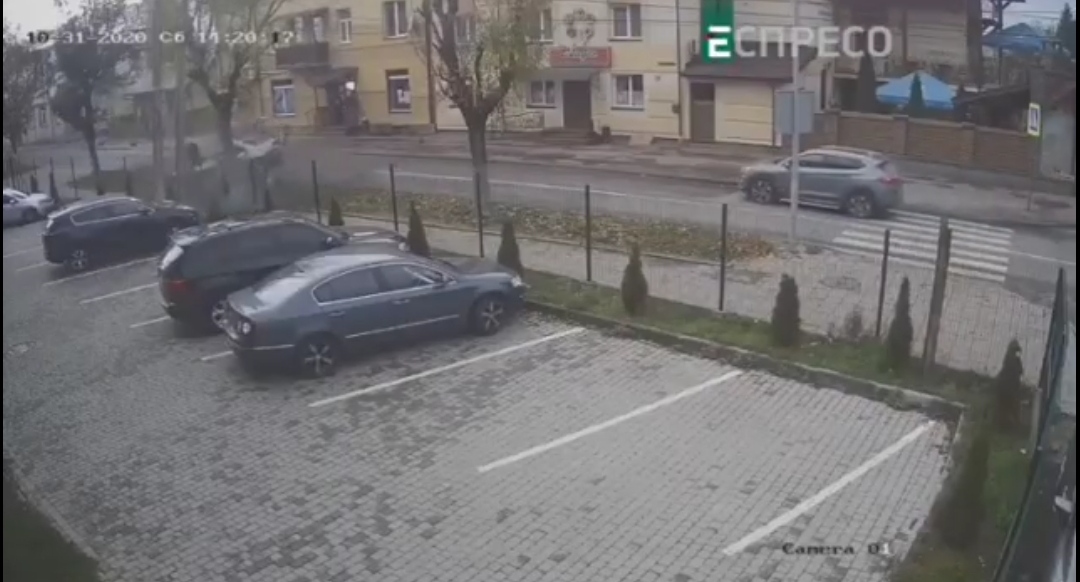 Смертельна ДТП у Львові - Opel протаранив дерево: водій загинув