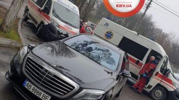 В Виннице водитель элитного Mercedes полностью перекрыл подъезд к больнице: скорые не могут доставить лежачих пациентов