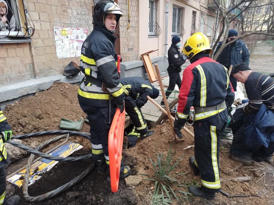 У Києві внаслідок обвалу ґрунту загинув чоловік